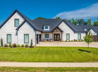 4912 Lake Vista Dr, Benton, AR 72019