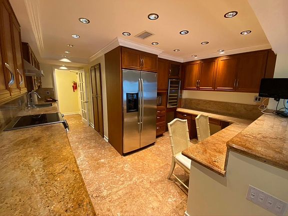 3rd image of 3900 Galt Ocean Dr APT 110