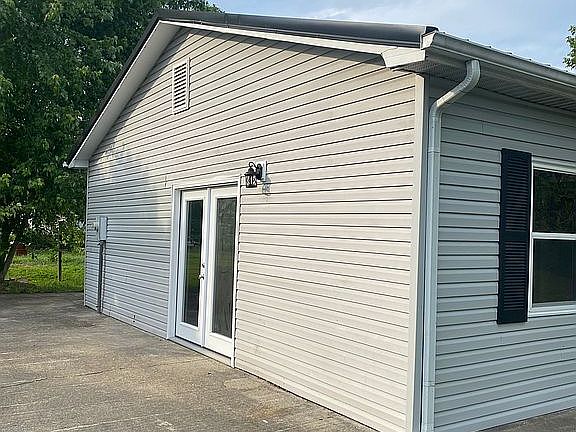 3rd image of 205 Seneak Ave