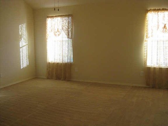 3rd image of 336 Bayberry Dr