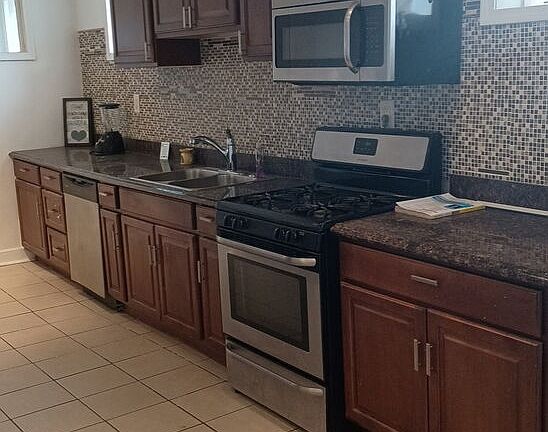 5th image of 1620 W 77th St