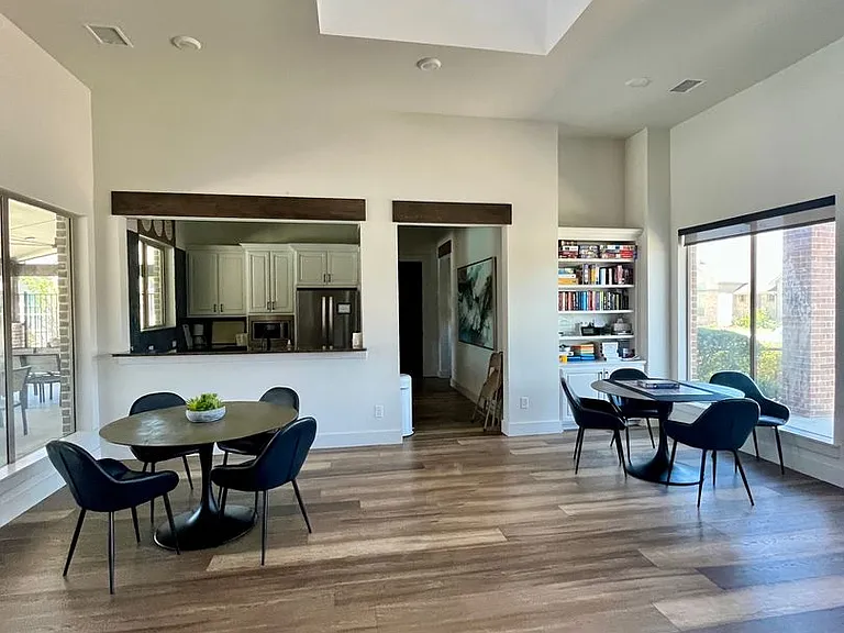 2621 Chablis Dr — Photo 24