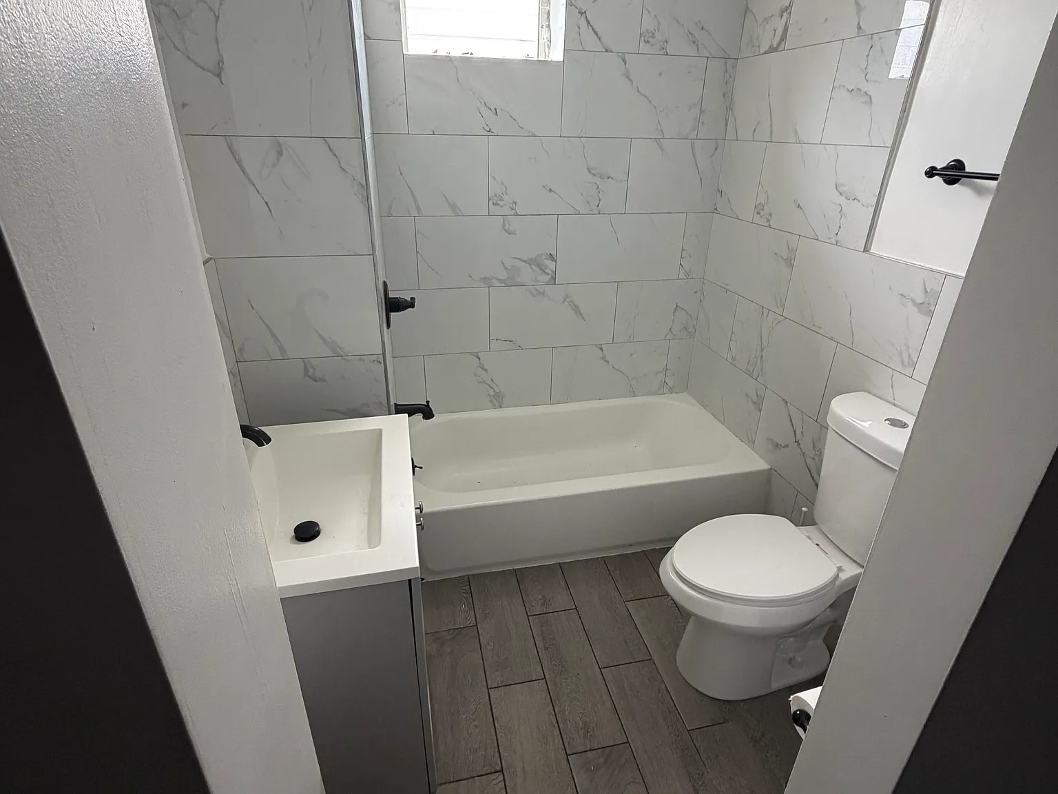 3 bed, $2,300 — Photo 4