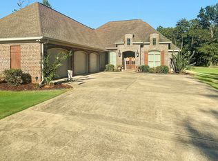 135 Woodhaven Dr, Forest, MS 39074