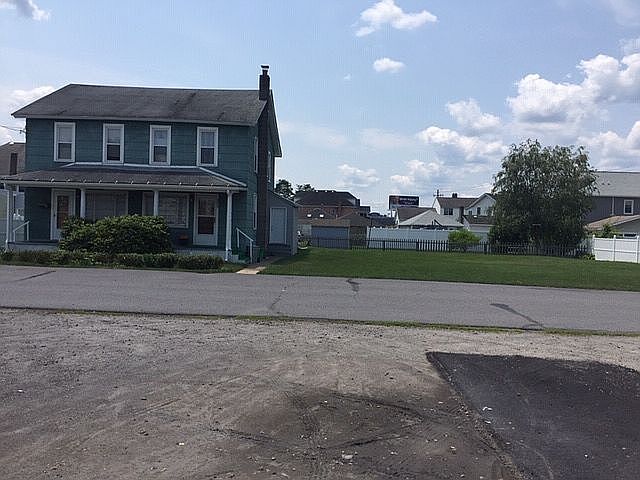 2nd image of 321-323 Mercer St