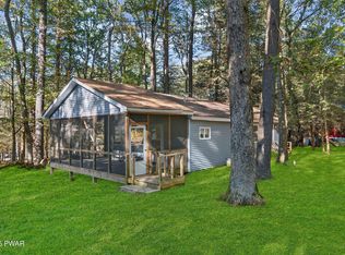 108 Hickory Rd, Dingmans Ferry, PA 18328