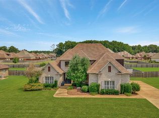 27 Cross Pointe Dr, Jackson, TN 38305