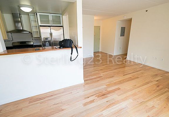 3rd image of 88-20 Parsons Blvd #2A