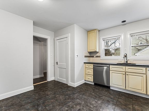 3rd image of 30 Stearns Rd