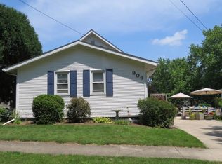 906 E Walnut St, Bloomington, IL 61701
