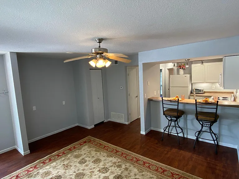 1510 W 25th Ct #F — Photo 5