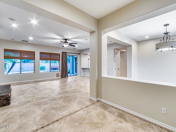 5th image of 2047 E Mead Pl