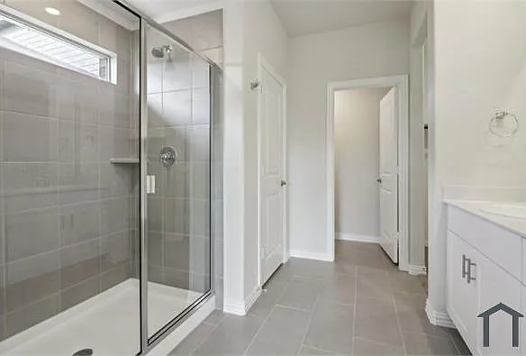 807 Easthill Dr — Photo 30