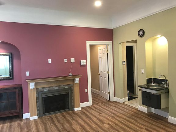 5th image of 820 York St
