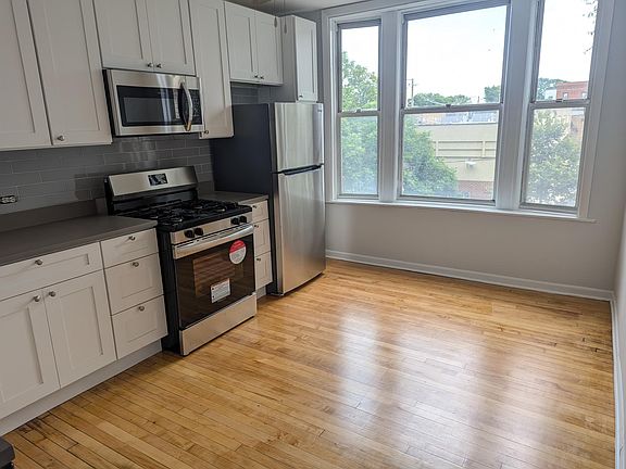 2nd image of 2834 W Fullerton Ave APT 2
