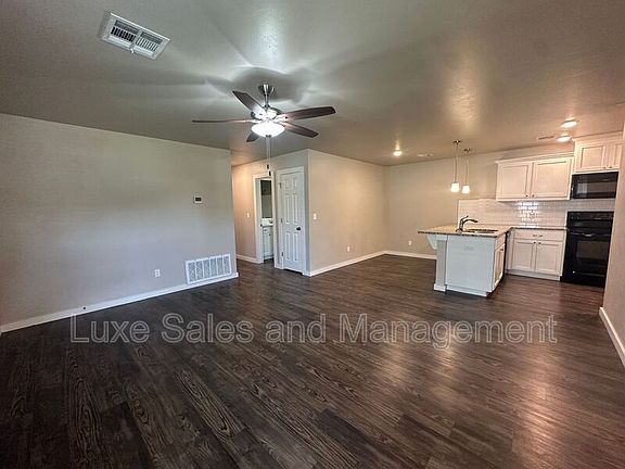 5th image of 727 SE 13th St