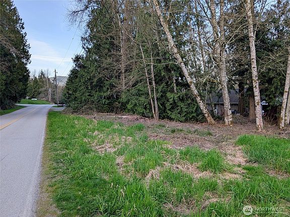 2nd image of 3014 Cedar Lane