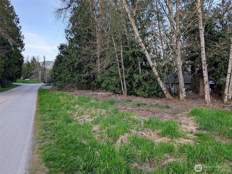 2nd image of 3014 Cedar Lane