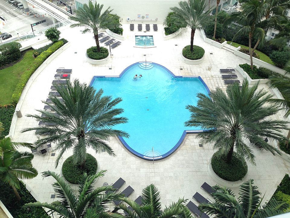 1st image of 300 S Biscayne Blvd APT 1905