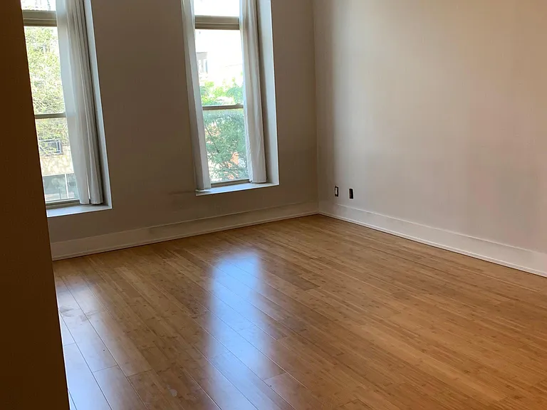 1047 W Madison St #201 — Photo 5