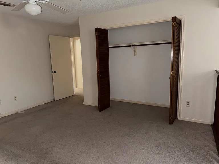 13784 Hollowgreen Dr — Photo 13