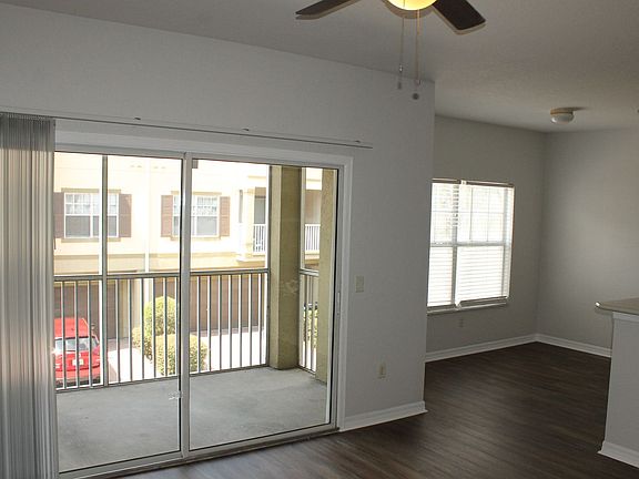 3rd image of 2352 Grand Central Pkwy APT 19