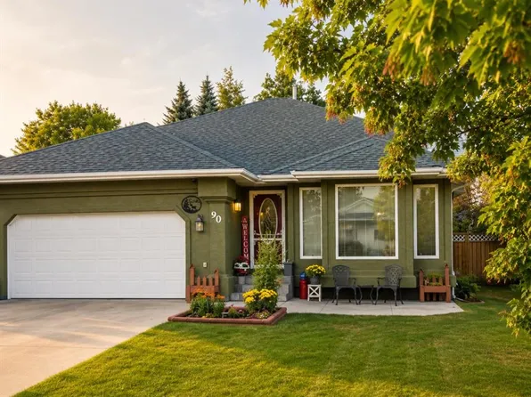 90 S Park Dr, Whitecourt, AB T7S 1S4