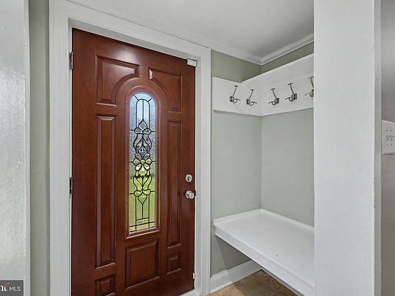 2nd image of 8608 Woodlawn Ct