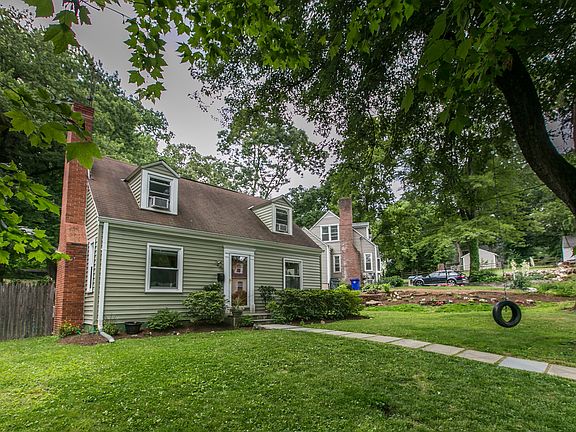 2nd image of 10411 Mannakee St
