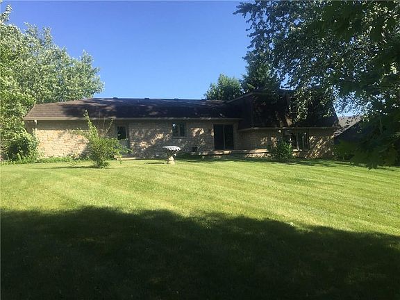 3rd image of 11422 Creekwood Cir