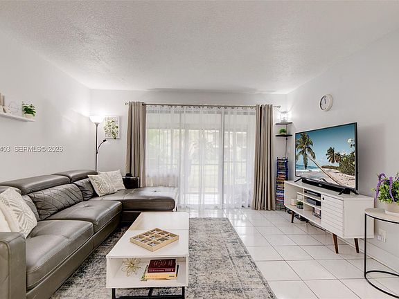 4th image of 4249 Carambola Cir S #2698