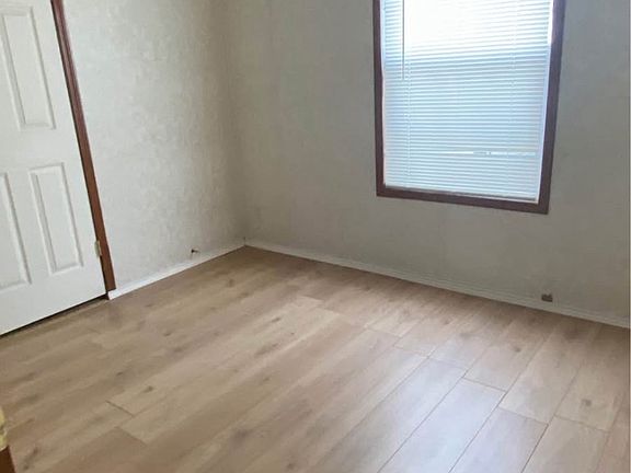 5th image of 491 Windy Ln