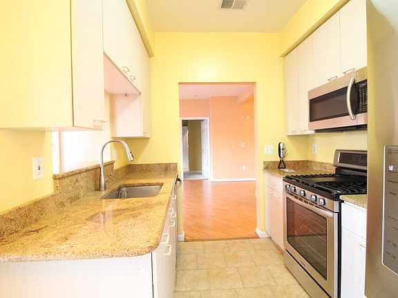 4th image of 5916 Founders Hill Dr Unit 104