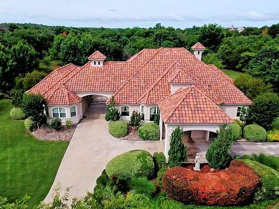 2nd image of 202 Bluff Creek Ct