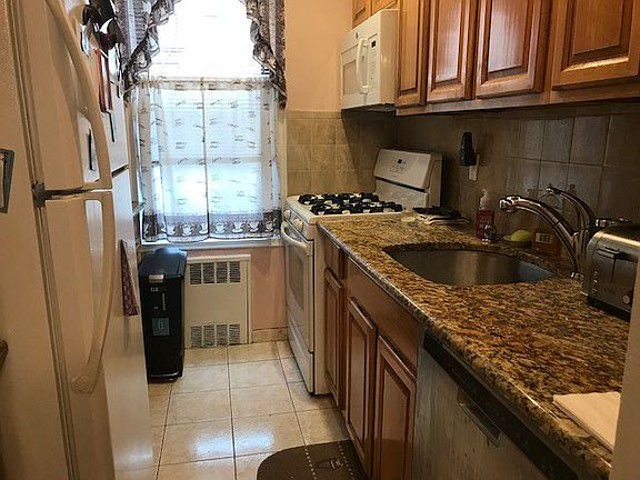 4th image of 2260 Burnett St APT 1I