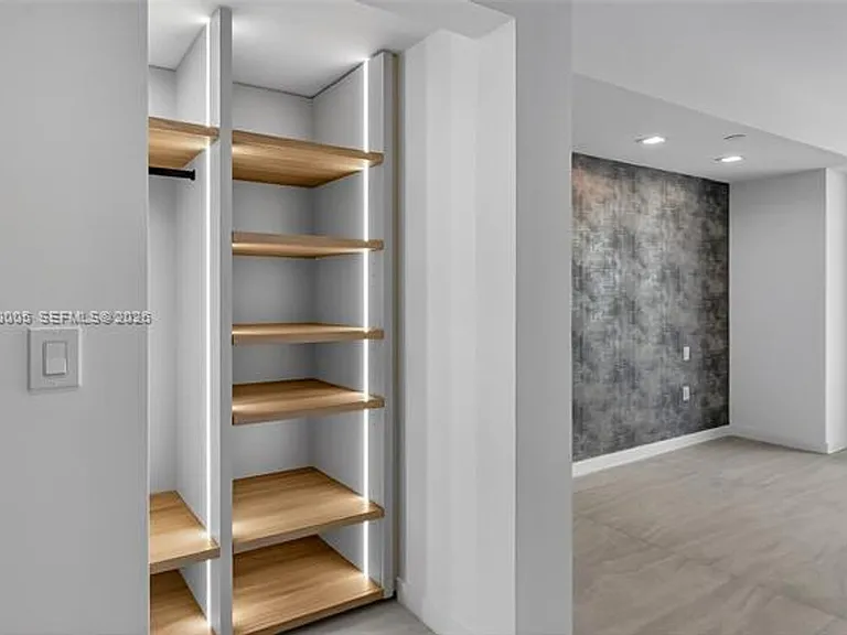 77 5th St #4202 — Photo 23