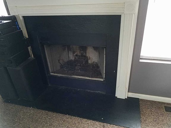 3rd image of 120 Jonathan Cir