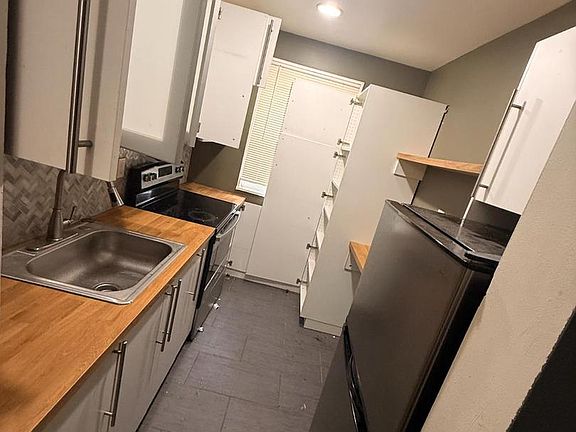 2nd image of 510 Ridge Rd SE APT 102