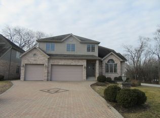 686 W Mary Ct, Elmhurst, IL 60126