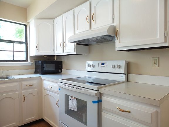 5th image of 33 Stevens Pl