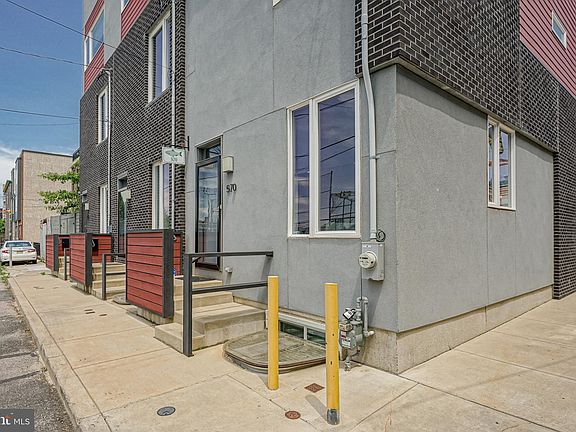 4th image of 570 E Hewson St