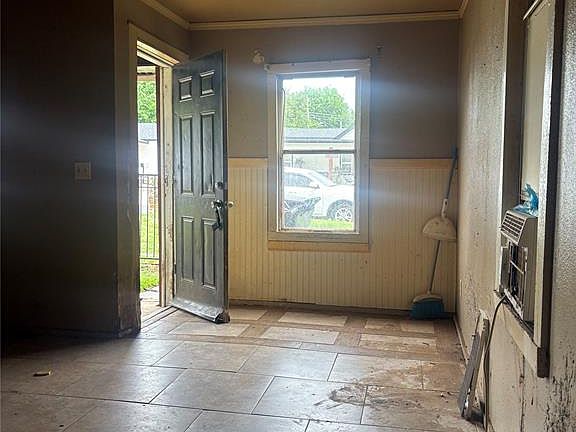 5th image of 2527 SW 38th St