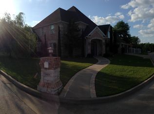 2401 Sugar Creek Cir, Longview, TX 75605