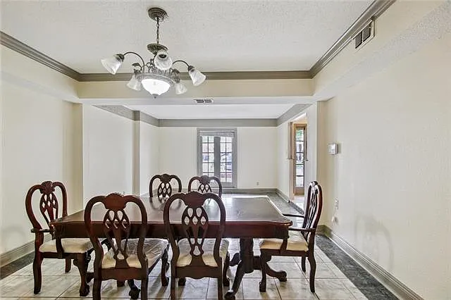 4824 Folse Dr — Photo 3