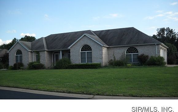 1st image of 1114 E Woodfield Dr