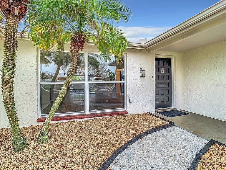 7414 Rockwood Dr — Photo 2