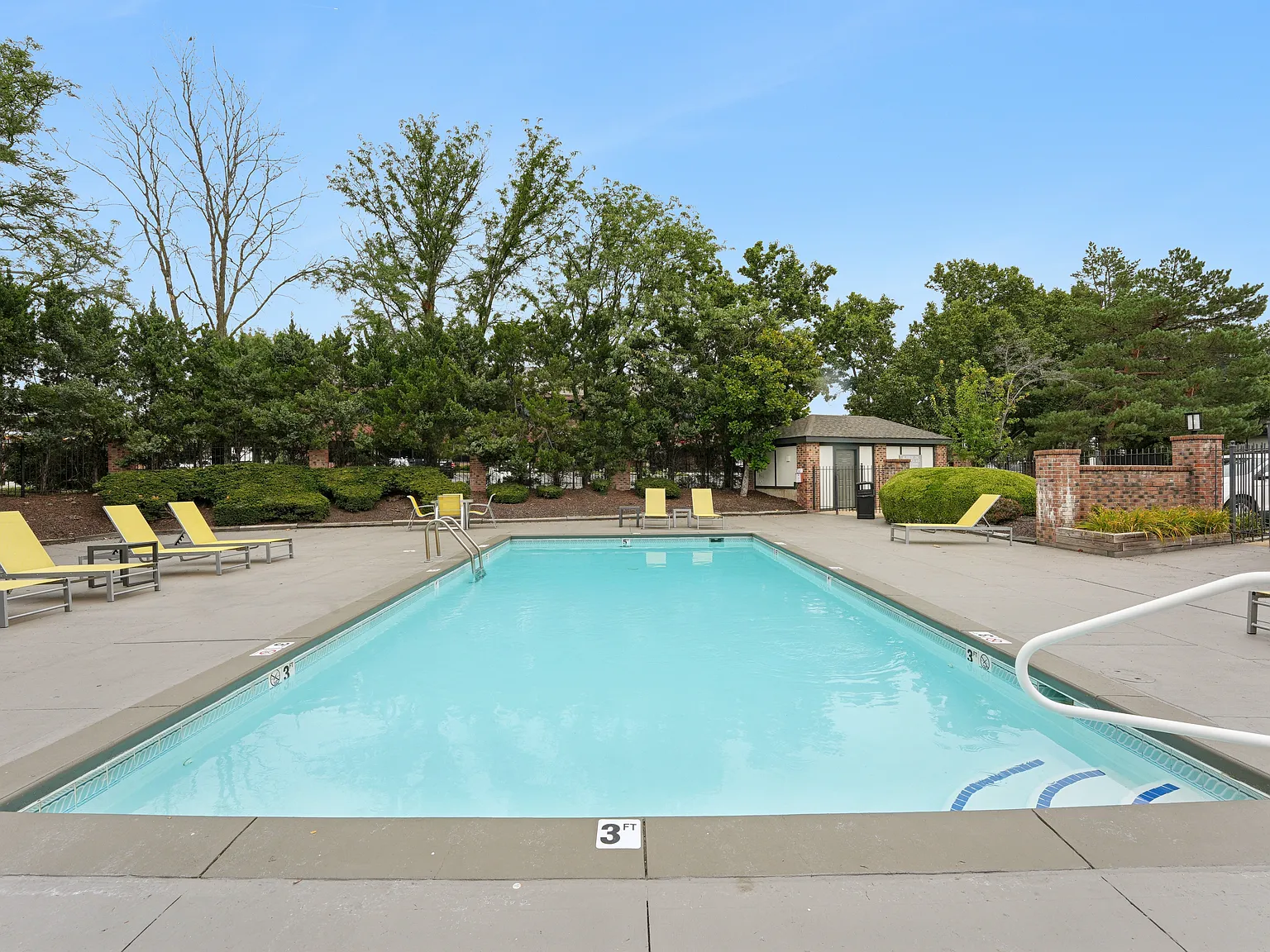 Corinth Place — Photo 2