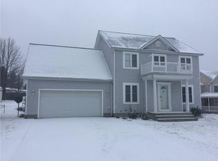 8900 Honeysuckle Dr, Erie, PA 16509