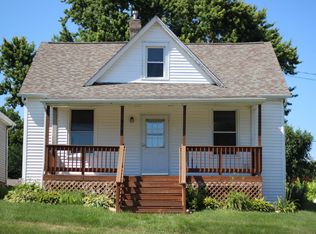 419 Wisconsin St, Le Claire, IA 52753