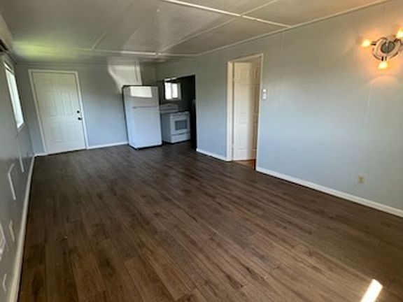 3rd image of 83650 N Pacific Hwy #2